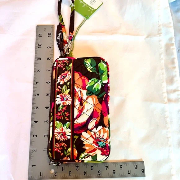 Vera Bradley NWT "English Rose" Zip Top Wristlet & Matching Magnifier Card - Picture 14 of 15